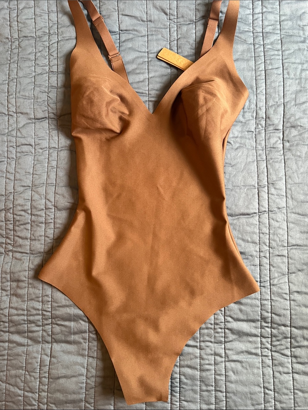 SKIMS Jasper Skims Body Plunge Bodysuit Size Small NWT